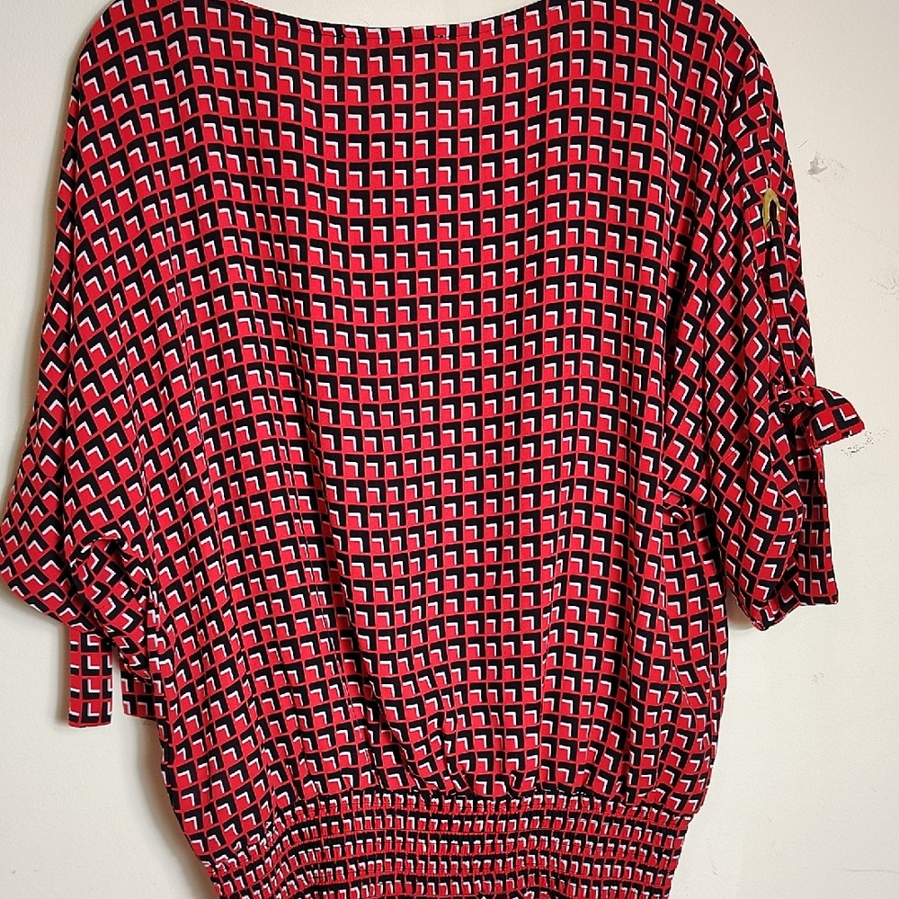 Red and White Boxy 3/4 Sleeve Blouse - Picture 7 of 7